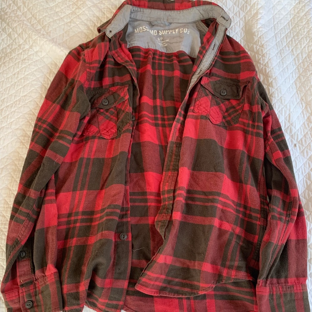 Men’s black and red plaid shirt